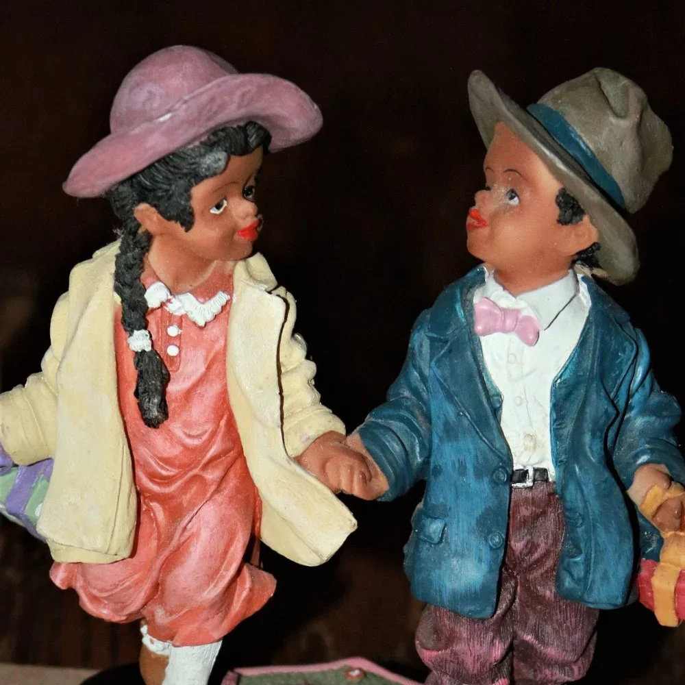Meerchi love boy girl african figurine MRH